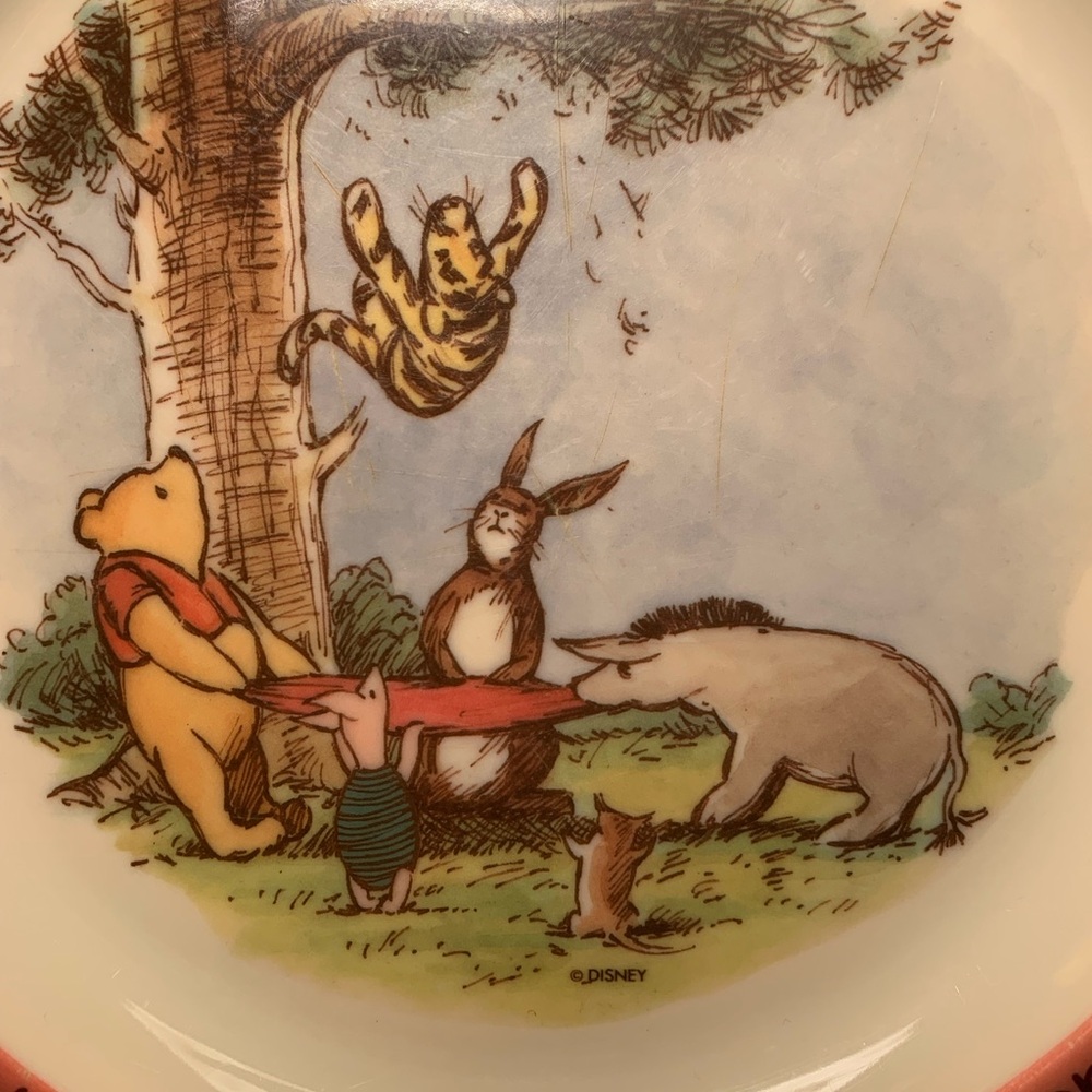 Classic Winnie the Pooh plastic plate, bowl and sippy cup